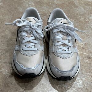 Nike Phoenix Waffle Women’s Sneakers Size 7 Summit White